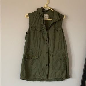 Mudd hunter green utility vest. Size large